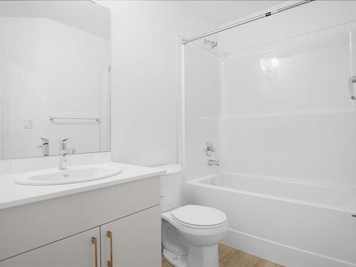 4 19904 31 Avenue, Edmonton, AB - Indoor Photo Showing Bathroom