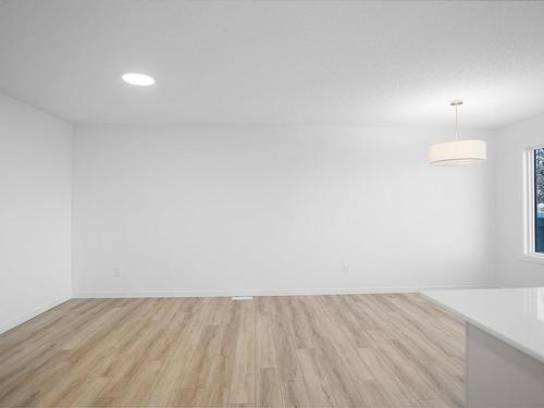 4 19904 31 Avenue, Edmonton, AB - Indoor Photo Showing Other Room