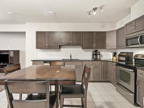 4904 Crabapple Lane, Edmonton, AB - Indoor Photo Showing Kitchen