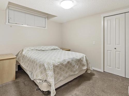 4904 Crabapple Lane, Edmonton, AB - Indoor Photo Showing Bedroom