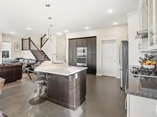 4904 Crabapple Lane, Edmonton, AB - Indoor Photo Showing Kitchen