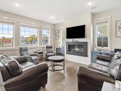 4904 Crabapple Lane, Edmonton, AB - Indoor Photo Showing Living Room With Fireplace