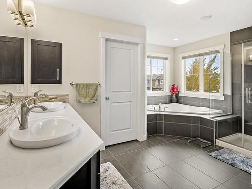 4904 Crabapple Lane, Edmonton, AB - Indoor Photo Showing Bathroom