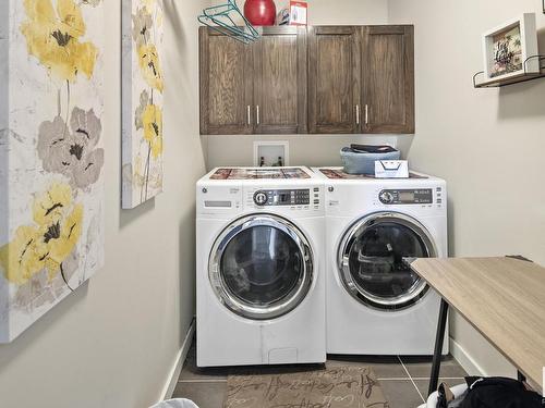 4904 Crabapple Lane, Edmonton, AB - Indoor Photo Showing Laundry Room