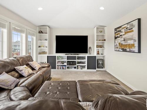 4904 Crabapple Lane, Edmonton, AB - Indoor Photo Showing Living Room