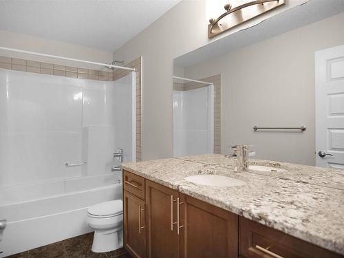 20519 97 Avenue, Edmonton, AB - Indoor Photo Showing Bathroom