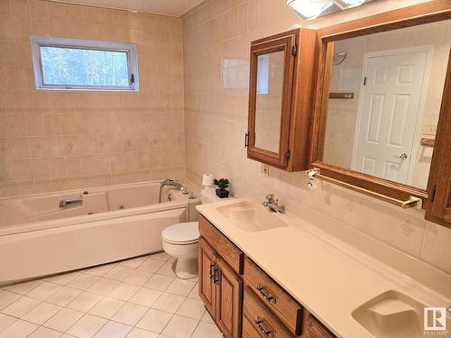 73 52152 Rge Road 225, Rural Strathcona County, AB - Indoor Photo Showing Bathroom