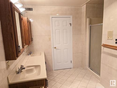 73 52152 Rge Road 225, Rural Strathcona County, AB - Indoor Photo Showing Bathroom