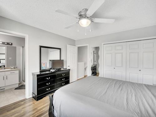 5831 Sutter Place, Edmonton, AB - Indoor Photo Showing Bedroom