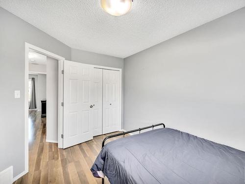 5831 Sutter Place, Edmonton, AB - Indoor Photo Showing Bedroom