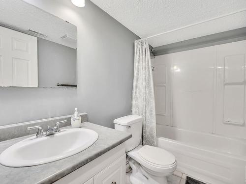 5831 Sutter Place, Edmonton, AB - Indoor Photo Showing Bathroom