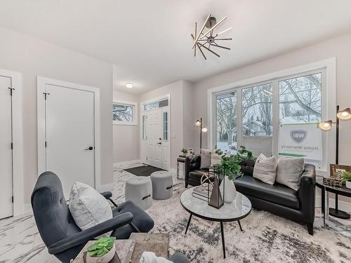 11217 125 Street, Edmonton, AB - Indoor Photo Showing Living Room