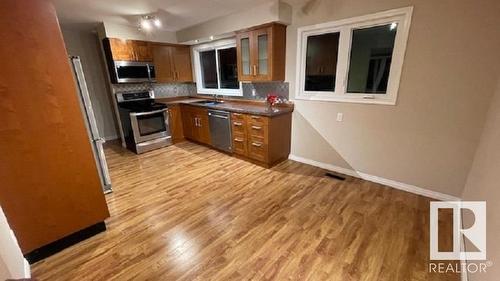 8408 145 Avenue Nw, Edmonton, AB - Indoor Photo Showing Kitchen