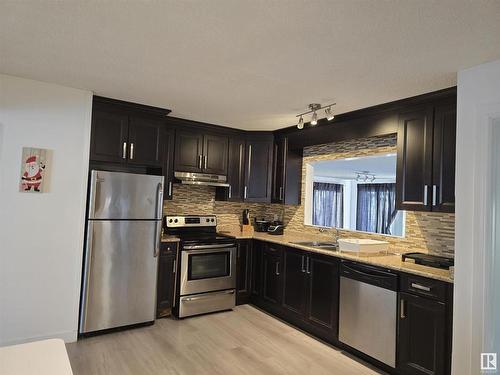 2916 89 Street, Edmonton, AB - Indoor Photo Showing Kitchen With Double Sink With Upgraded Kitchen