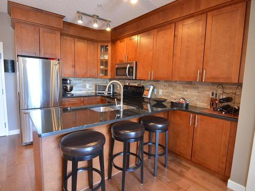 619 10235 112 Street, Edmonton, AB - Indoor Photo Showing Kitchen