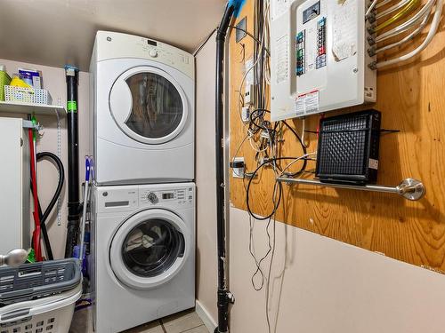 12040 63 Street, Edmonton, AB - Indoor Photo Showing Laundry Room