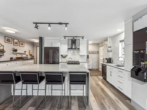 199 Cottonwood Avenue, Sherwood Park, AB - Indoor Photo Showing Kitchen With Upgraded Kitchen