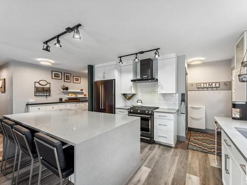 199 Cottonwood Avenue, Sherwood Park, AB - Indoor Photo Showing Kitchen With Stainless Steel Kitchen With Upgraded Kitchen