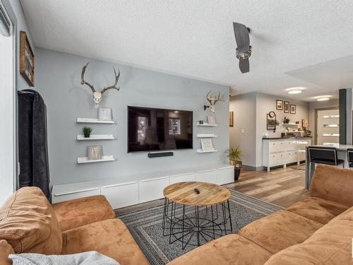 199 Cottonwood Avenue, Sherwood Park, AB - Indoor Photo Showing Living Room