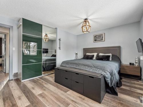 199 Cottonwood Avenue, Sherwood Park, AB - Indoor Photo Showing Bedroom