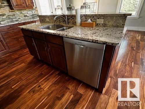 630049 Range Road 55, Rural Woodlands County, AB - Indoor Photo Showing Kitchen With Double Sink