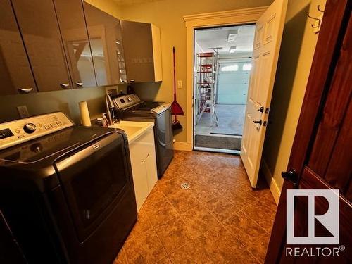 630049 Range Road 55, Rural Woodlands County, AB - Indoor Photo Showing Laundry Room