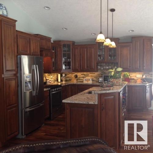 630049 Range Road 55, Rural Woodlands County, AB - Indoor Photo Showing Kitchen With Upgraded Kitchen