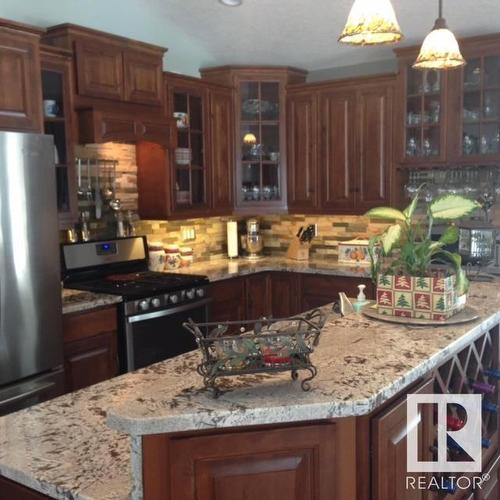 630049 Range Road 55, Rural Woodlands County, AB - Indoor Photo Showing Kitchen With Upgraded Kitchen