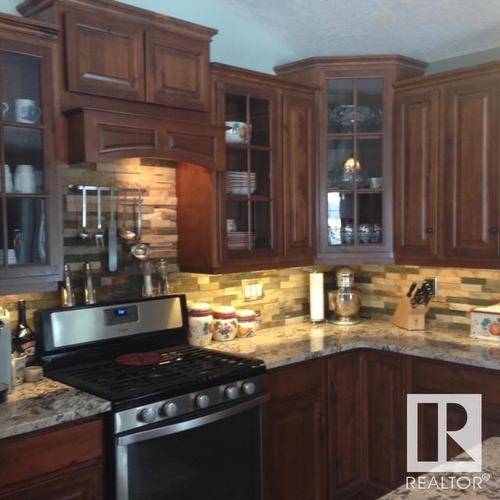 630049 Range Road 55, Rural Woodlands County, AB - Indoor Photo Showing Kitchen