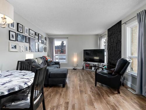 6328 184 Street, Edmonton, AB - Indoor Photo Showing Living Room