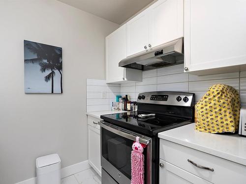 6328 184 Street, Edmonton, AB - Indoor Photo Showing Kitchen