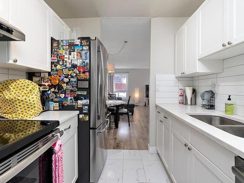 6328 184 Street, Edmonton, AB - Indoor Photo Showing Kitchen