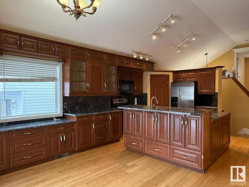 527 89 Street, Edmonton, AB - Indoor Photo Showing Kitchen