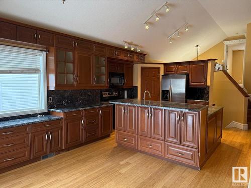 527 89 Street, Edmonton, AB - Indoor Photo Showing Kitchen