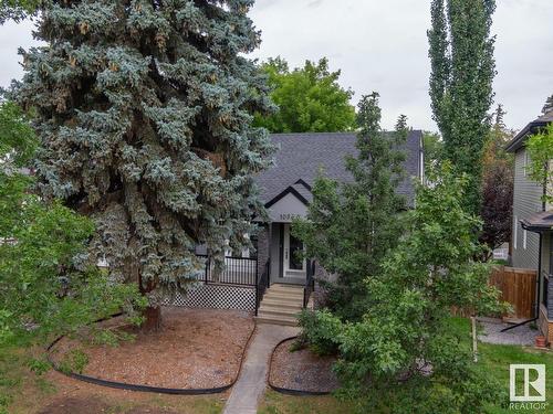 10930 65 Avenue, Edmonton, AB - Outdoor