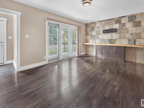 10930 65 Avenue, Edmonton, AB - Indoor