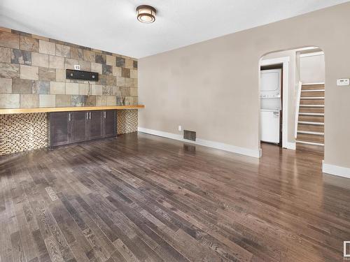 10930 65 Avenue, Edmonton, AB - Indoor