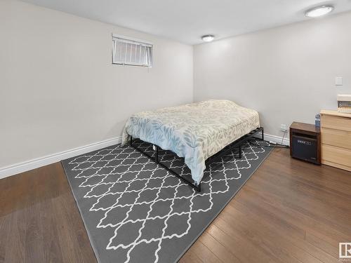 10930 65 Avenue, Edmonton, AB - Indoor Photo Showing Bedroom