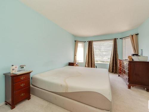 377 Blackburn Drive, Edmonton, AB - Indoor Photo Showing Bedroom