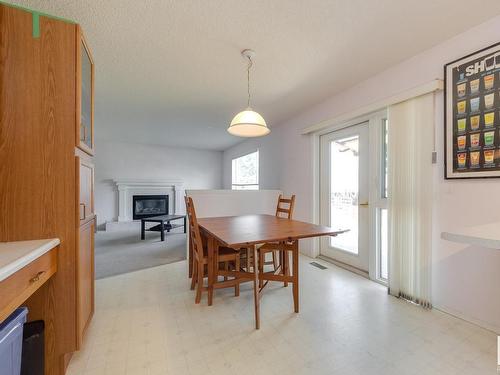 377 Blackburn Drive, Edmonton, AB - Indoor Photo Showing Dining Room