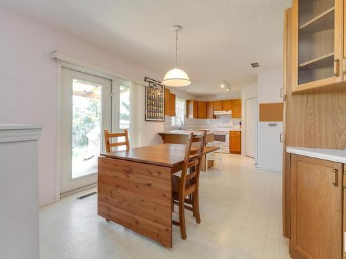 377 Blackburn Drive, Edmonton, AB - Indoor Photo Showing Dining Room