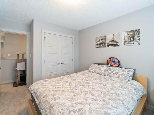 7173 Cardinal Way, Edmonton, AB - Indoor Photo Showing Bedroom