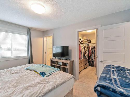 7173 Cardinal Way, Edmonton, AB - Indoor Photo Showing Bedroom