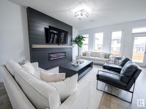 20412 128 Avenue, Edmonton, AB - Indoor Photo Showing Living Room With Fireplace