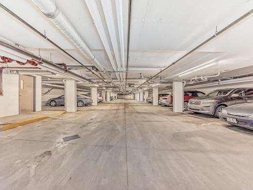 205 3670 139 Avenue, Edmonton, AB - Indoor Photo Showing Garage