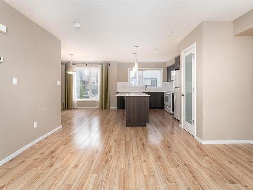 1081 Rosenthal Boulevard, Edmonton, AB - Indoor Photo Showing Other Room