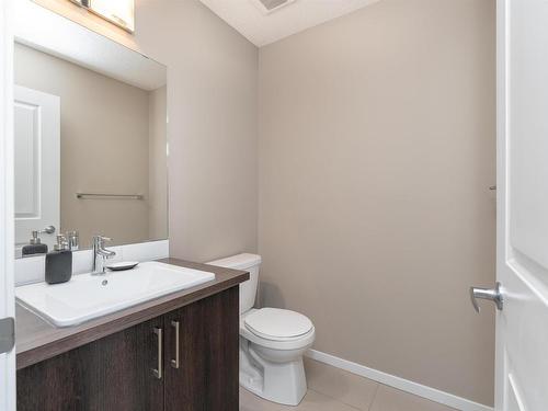 1081 Rosenthal Boulevard, Edmonton, AB - Indoor Photo Showing Bathroom