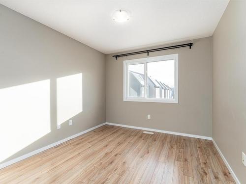 1081 Rosenthal Boulevard, Edmonton, AB - Indoor Photo Showing Other Room