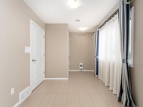 1081 Rosenthal Boulevard, Edmonton, AB - Indoor Photo Showing Other Room