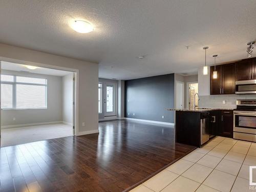 414 5151 Windermere Boulevard, Edmonton, AB - Indoor Photo Showing Kitchen